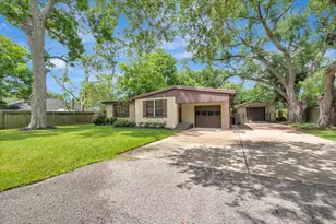527 S Iowa Ave, League City, TX 77573 - Photo 1