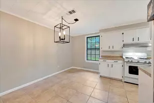527 S Iowa Ave, League City, TX 77573 - Photo 8