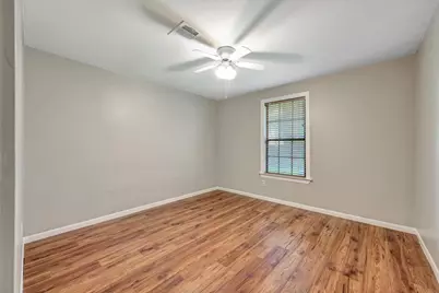 527 S Iowa Avenue, League City, TX 77573 - Photo 18