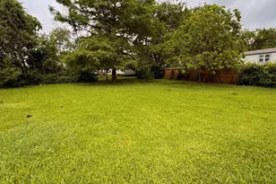 7903 Spivey Rd, Highlands, TX 77562 - Photo 4
