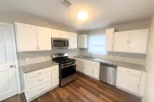 8238 Homewood Ln, Houston, TX 77028 - Photo 8