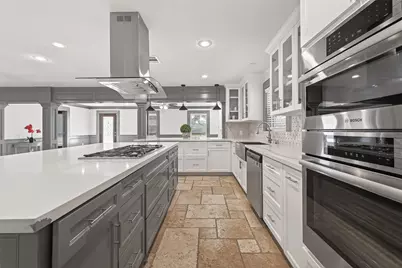 10054 Cedardale Drive, Houston, TX 77055 - Photo 14