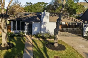 12034 Sugar Springs Dr, Houston, TX 77077 - Photo 2