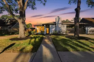 12034 Sugar Springs Dr, Houston, TX 77077 - Photo 32