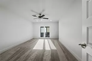 12034 Sugar Springs Dr, Houston, TX 77077 - Photo 18