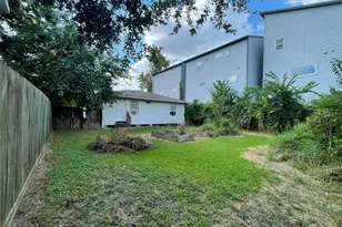 3718 Robertson St, Houston, TX 77009 - Photo 8