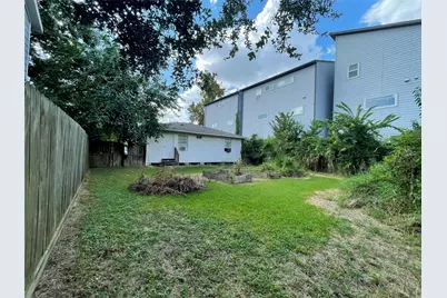 3718 Robertson Street, Houston, TX 77009 - Photo 14