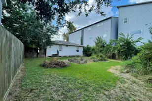 3718 Robertson St, Houston, TX 77009 - Photo 14