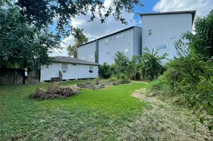 3718 Robertson St, Houston, TX 77009 - Photo 10