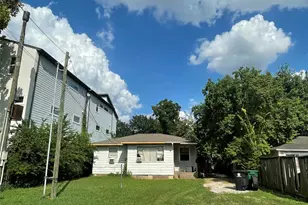 3718 Robertson St, Houston, TX 77009 - Photo 2