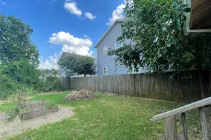3718 Robertson St, Houston, TX 77009 - Photo 6