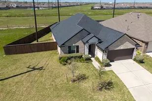 8903 Brazos Dr, Baytown, TX 77521 - Photo 4