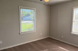 2005 Glasshouse St, Beaumont, TX 77703 - Photo 10