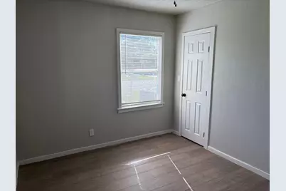 2005 Glasshouse Street, Beaumont, TX 77703 - Photo 12