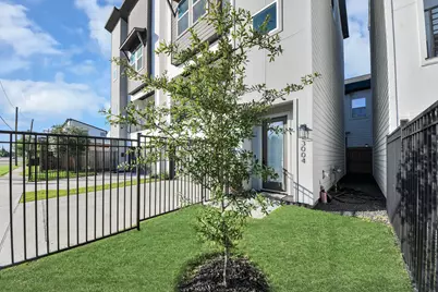 3004 Holman Street, Houston, TX 77004 - Photo 2