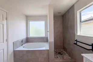 2711 Skyview Trace Ct, Houston, TX 77047 - Photo 18