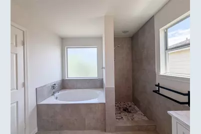 2711 Skyview Trace Court, Houston, TX 77047 - Photo 18