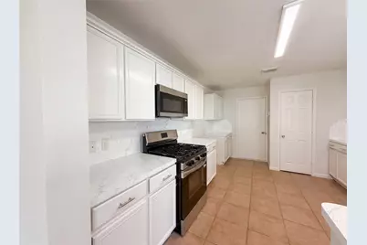 2711 Skyview Trace Court, Houston, TX 77047 - Photo 10