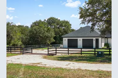 1109 County Road 157, Columbus, TX 78934 - Photo 8