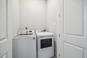 10926 Brookeshire Chase Ln, Houston, TX 77043 - Photo 32