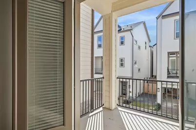 10926 Brookeshire Chase Lane, Houston, TX 77043 - Photo 16