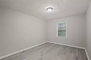 411 Forrest St, Baytown, TX 77520 - Photo 6