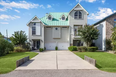 422 Bay Colony Drive, La Porte, TX 77571 - Photo 1
