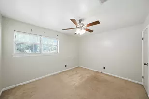 10666 Hazelhurst Dr, Houston, TX 77043 - Photo 10