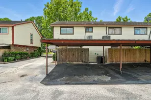 10666 Hazelhurst Dr, Houston, TX 77043 - Photo 18