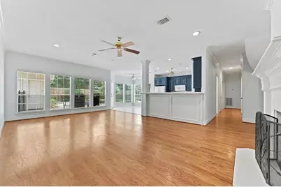 29 Berry Blossom Drive, The Woodlands, TX 77380 - Photo 10