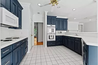 29 Berry Blossom Drive, The Woodlands, TX 77380 - Photo 14