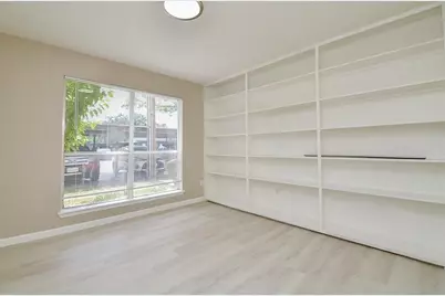 1950 Spenwick Drive #302, Houston, TX 77055 - Photo 6