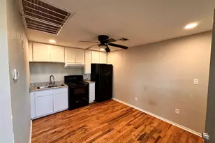 2716 Hill Ave, Dickinson, TX 77539 - Photo 2