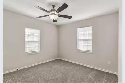 927 W 10th Street, Freeport, TX 77541 - Photo 14