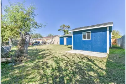 927 W 10th Street, Freeport, TX 77541 - Photo 18