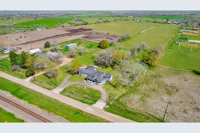 7018 Railroad Street, Wallis, TX 77485 - Photo 38