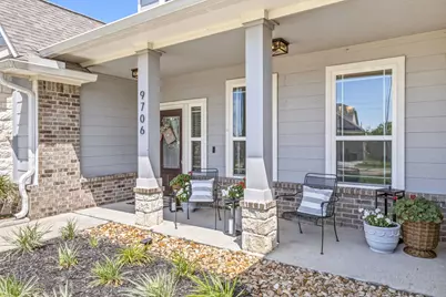9706 Suffolk Downs Drive, Mont Belvieu, TX 77523 - Photo 4