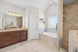 9706 Suffolk Downs Dr, Mont Belvieu, TX 77523 - Photo 22