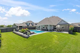 9706 Suffolk Downs Dr, Mont Belvieu, TX 77523 - Photo 40