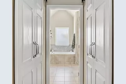 9706 Suffolk Downs Drive, Mont Belvieu, TX 77523 - Photo 20