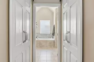 9706 Suffolk Downs Dr, Mont Belvieu, TX 77523 - Photo 20