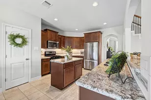 9706 Suffolk Downs Dr, Mont Belvieu, TX 77523 - Photo 14