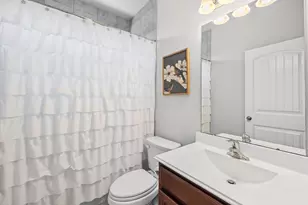 9706 Suffolk Downs Dr, Mont Belvieu, TX 77523 - Photo 26