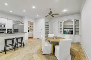 2121 Potomac Dr, Houston, TX 77057 - Photo 12