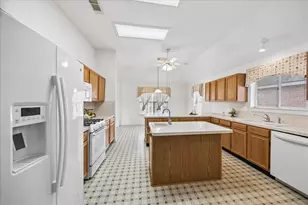 2726 N Larkspur Cir, Pearland, TX 77584 - Photo 10