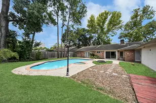 10706 Inwood Dr, Houston, TX 77042 - Photo 28