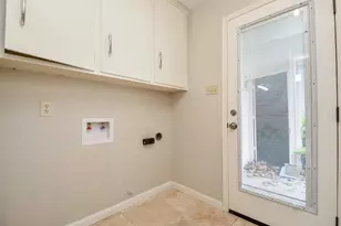 10706 Inwood Dr, Houston, TX 77042 - Photo 16