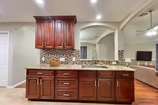 8227 Prairie Wind Ln, Houston, TX 77040 - Photo 6