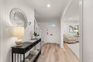 10738 Cedar Creek Dr, Houston, TX 77042 - Photo 2