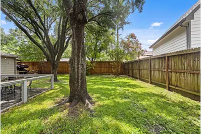 10738 Cedar Creek Drive, Houston, TX 77042 - Photo 28